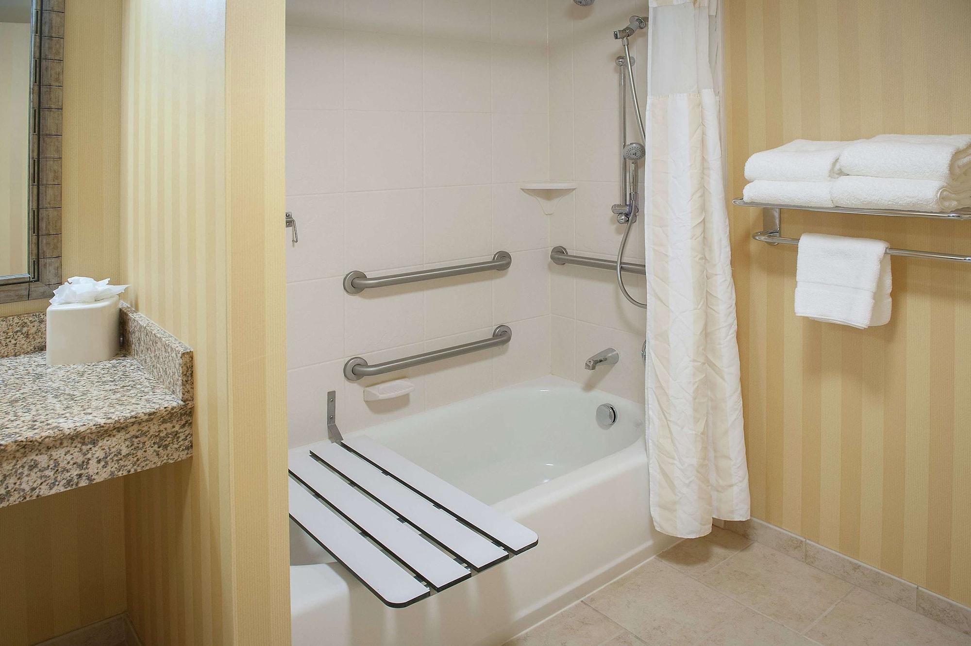 Hilton Garden Inn Pensacola Airport/Medical Center Екстериор снимка